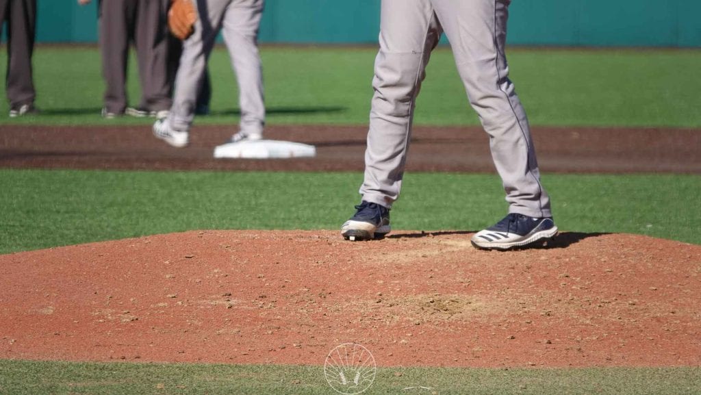 how to do the wind up pitching